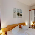 Apartman Direkt Am Strand, Mit Balkon Mit Meerblick, Strandburg, Binz