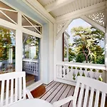 Direkt Am Strand, Mit Balkon Mit Meerblick, Strandburg, Binz