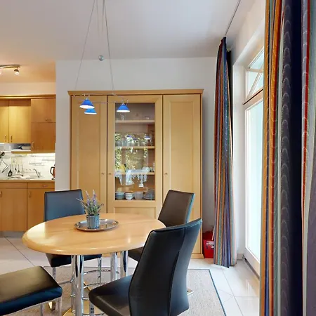 Daire Fewo Direkt Am Strand, Mit Balkon Mit Meerblick, Villa Strandburg, Binz