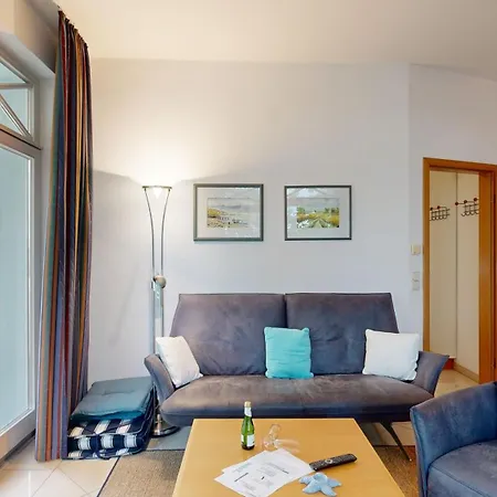 Daire Fewo Direkt Am Strand, Mit Balkon Mit Meerblick, Villa Strandburg, Binz *