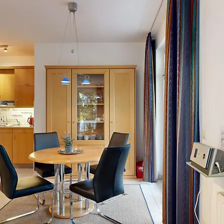 Daire Fewo Direkt Am Strand, Mit Balkon Mit Meerblick, Villa Strandburg, Binz