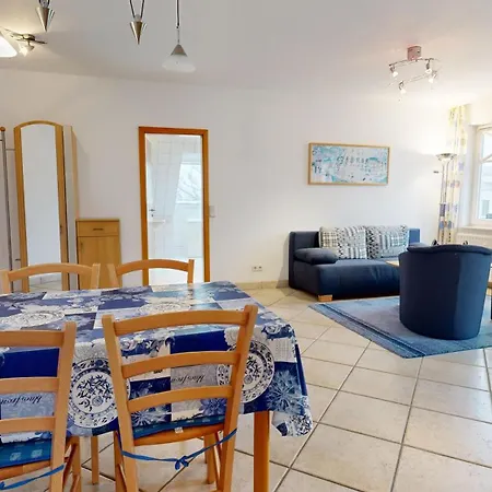 Fewo Direkt Am Strand, Mit Balkon Mit Meerblick, Villa Strandburg, Binz Daire