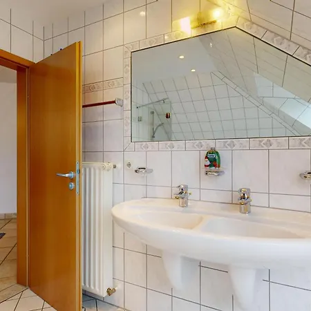 Fewo Direkt Am Strand, Mit Balkon Mit Meerblick, Villa Strandburg, Binz Daire Binz