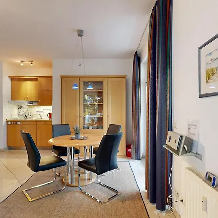 Direkt Am Strand, Mit Balkon Mit Meerblick, Strandburg, Apartman