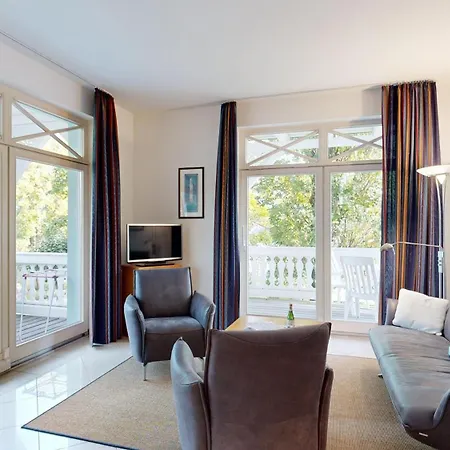 Direkt Am Strand, Mit Balkon Mit Meerblick, Strandburg, Apartament