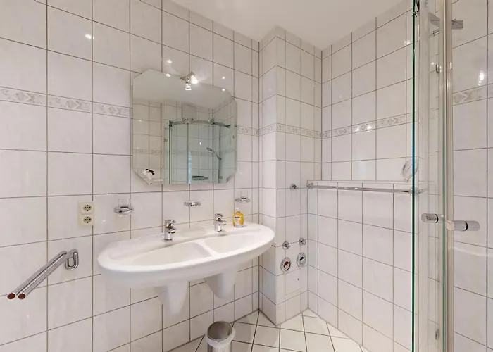 Direkt Am Strand, Mit Balkon Mit Meerblick, Strandburg, *